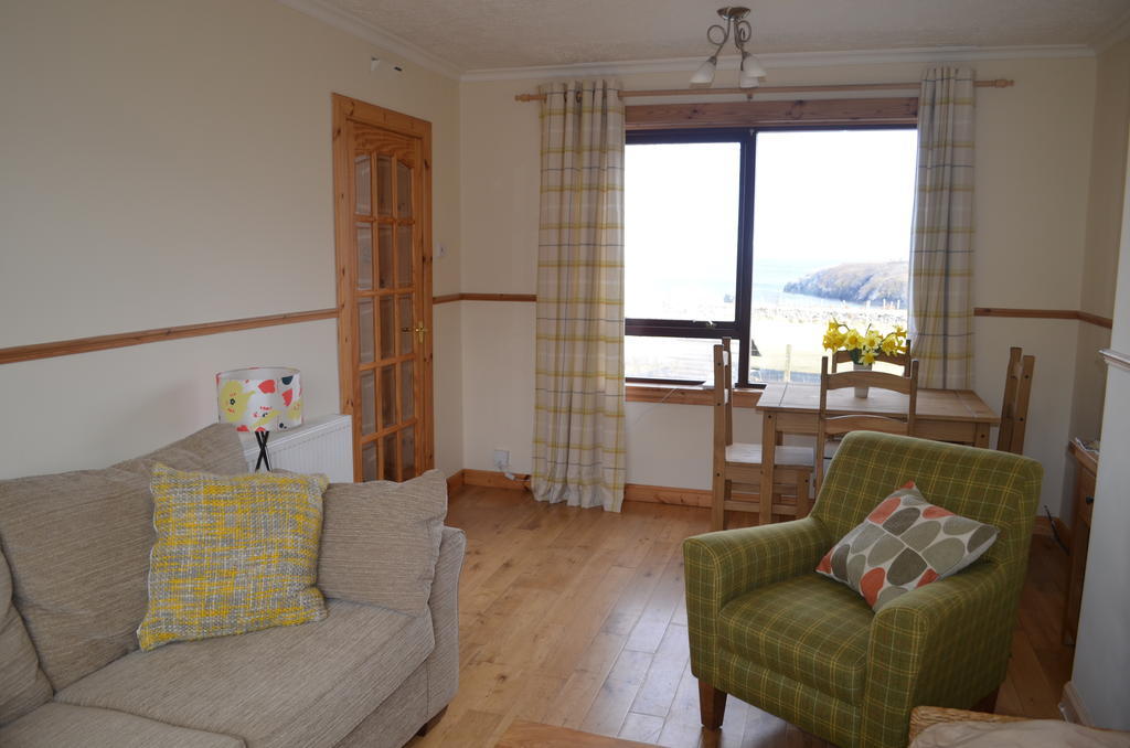 הוילה דירנס Highland Holiday House חדר תמונה