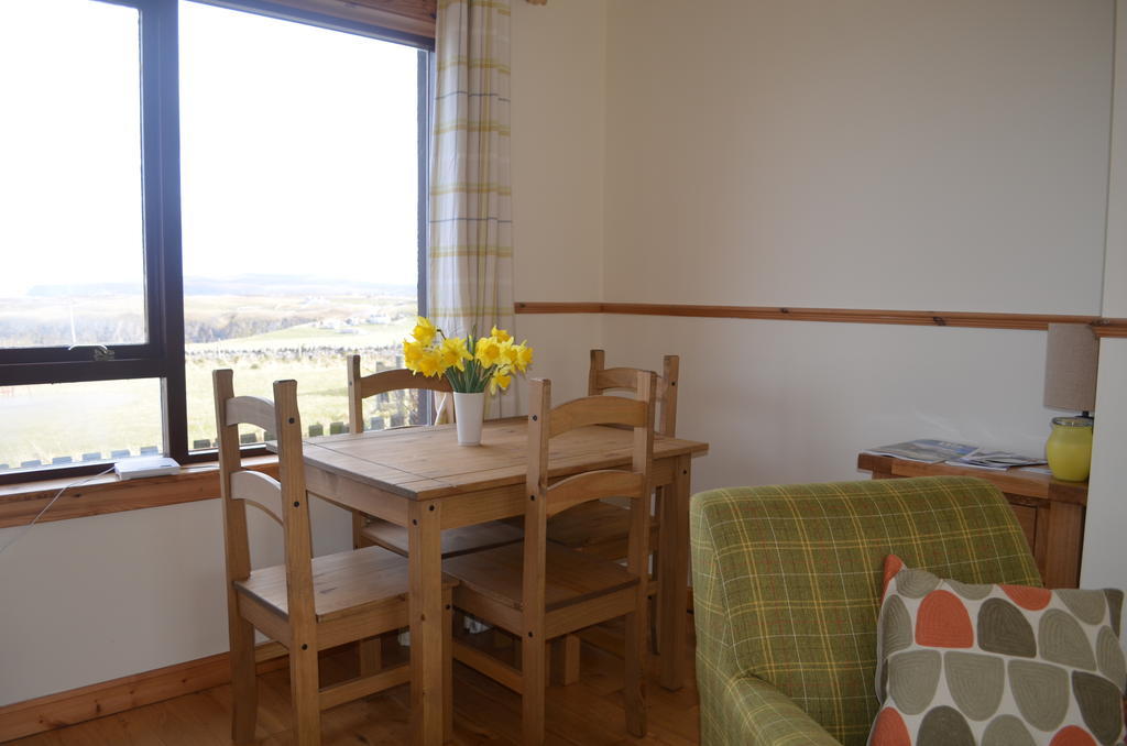 הוילה דירנס Highland Holiday House חדר תמונה