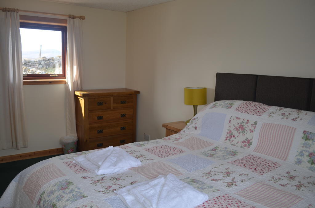 הוילה דירנס Highland Holiday House חדר תמונה